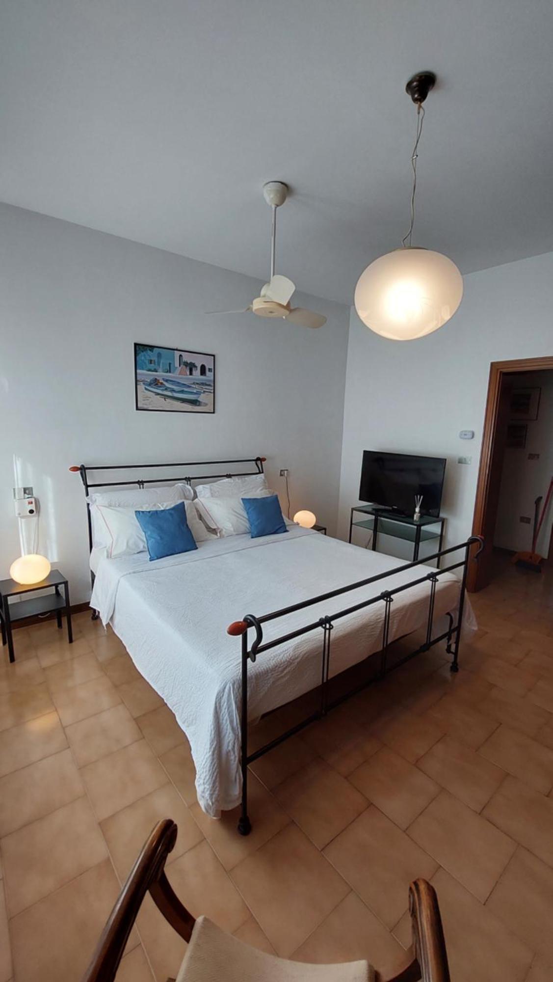 Antonia'S Guest House Rimini Esterno foto