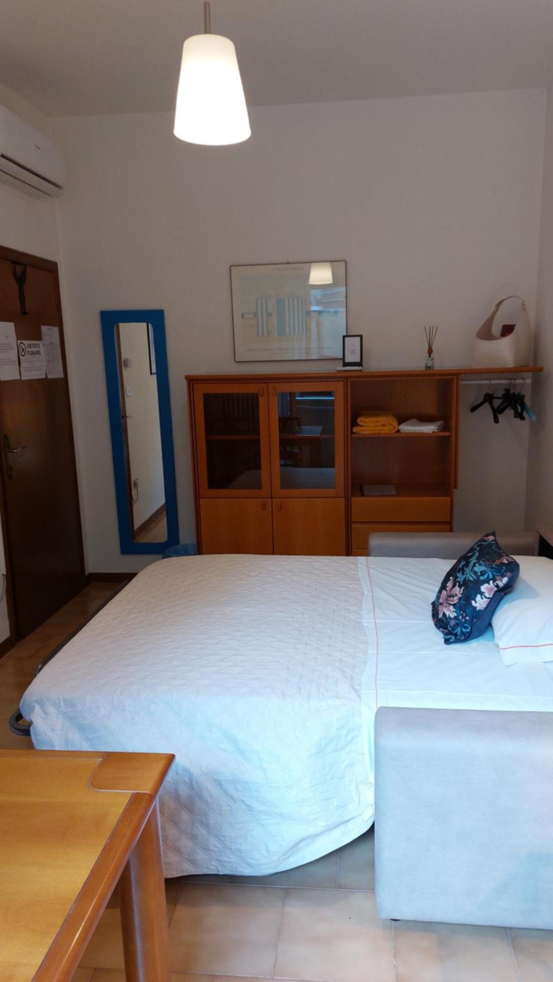 Antonia'S Guest House Rimini Esterno foto
